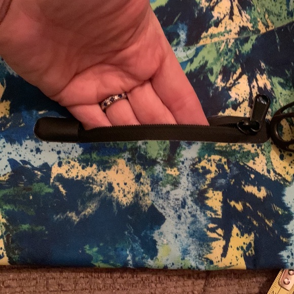 Camping/floating travel bag w Rubberized bottom 18” by 13” - Picture 7 of 7